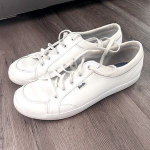 Keds white leather casual tennis shoes - size 8 in women's.